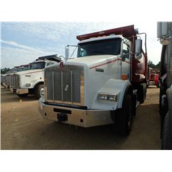 2011 KENWORTH T800 DUMP TRUCK, VIN/SN:1NKDXUTX4BJ281017 - TRI AXLE, 445HP CAT ENGINE, ALLISON A/T, 4