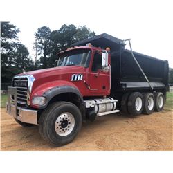 2008 MACK GU713 DUMP TRUCK, VIN/SN:1M2AX09C88M003743 - TRI AXLE, 425 HP MACK MP8 ENGINE, MACK T310M 