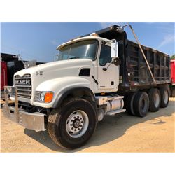 2006 MACK CV713 DUMP TRUCK, VIN/SN:1M2AG11C86M041052 - TRI-AXLE, 370 HP MACK AMI ENGINE, MACK T310M 