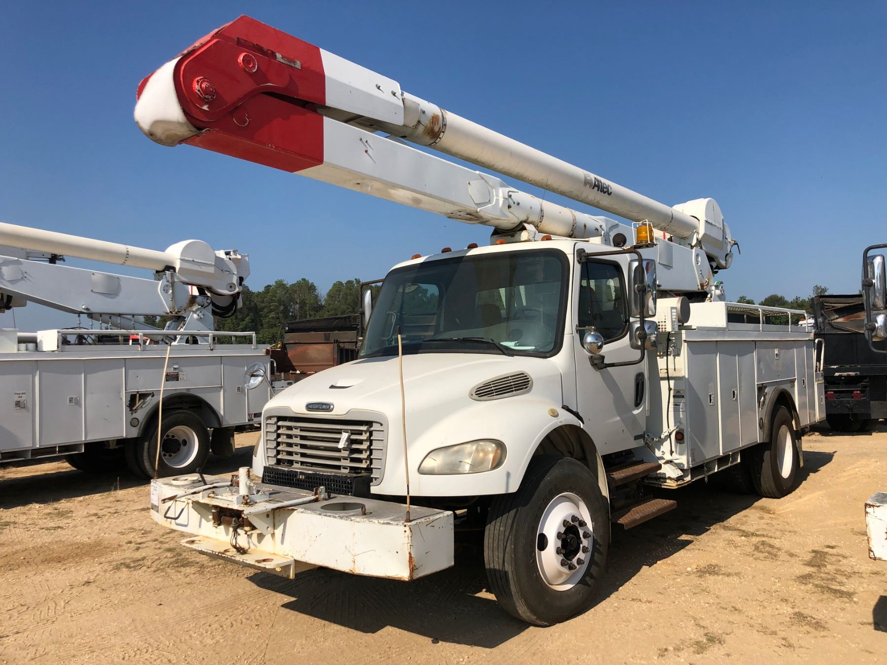 2005 FREIGHTLINER M2 BUCKET TRUCK, VIN/SN1FVACYDC15HV03032 S/A, CAT