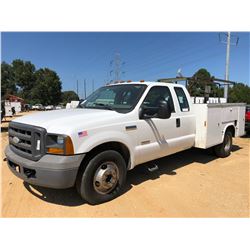 2005 FORD F350 SERVICE TRUCK, VIN/SN:1FDWX36P25EB40150 - EXT CAB, V8 POWERSTROKE DIESEL, A/T, KNAPHE