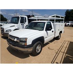 2003 CHEVROLET 2500 SERVICE TRUCK, VIN/SN:1GBGC24US3Z257358 - GAS ENGINE, A/T, RAWSON-KOEING SERVICE
