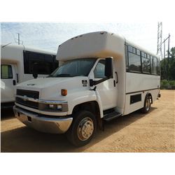 2006 CHEVROLET C4500 BUS, VIN/SN:1GBE4V12X6F411343 - 15 PASSENGER, DURAMAX DIESEL ENGINE, WHEELCHAIR