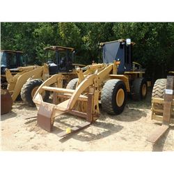 2005 CATERPILLAR 938G SERIES II WHEEL LOADER, VIN/SN:RTB01315 - WICKER FORKS W/ TOP CLAMP, CAB, A/C,