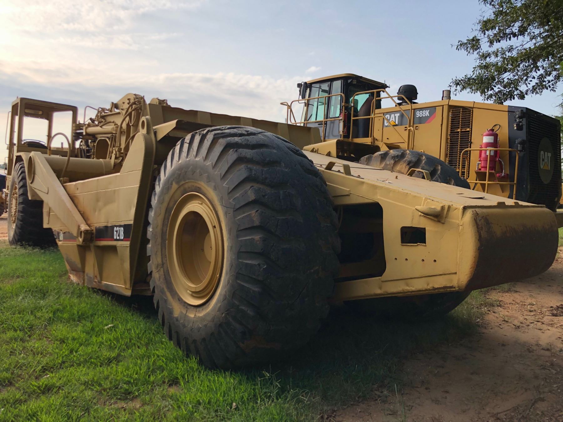 CAT 621B MOTOR SCRAPER, VIN/SN45P03689 CANOPY, 33.2529 TIRES, METER