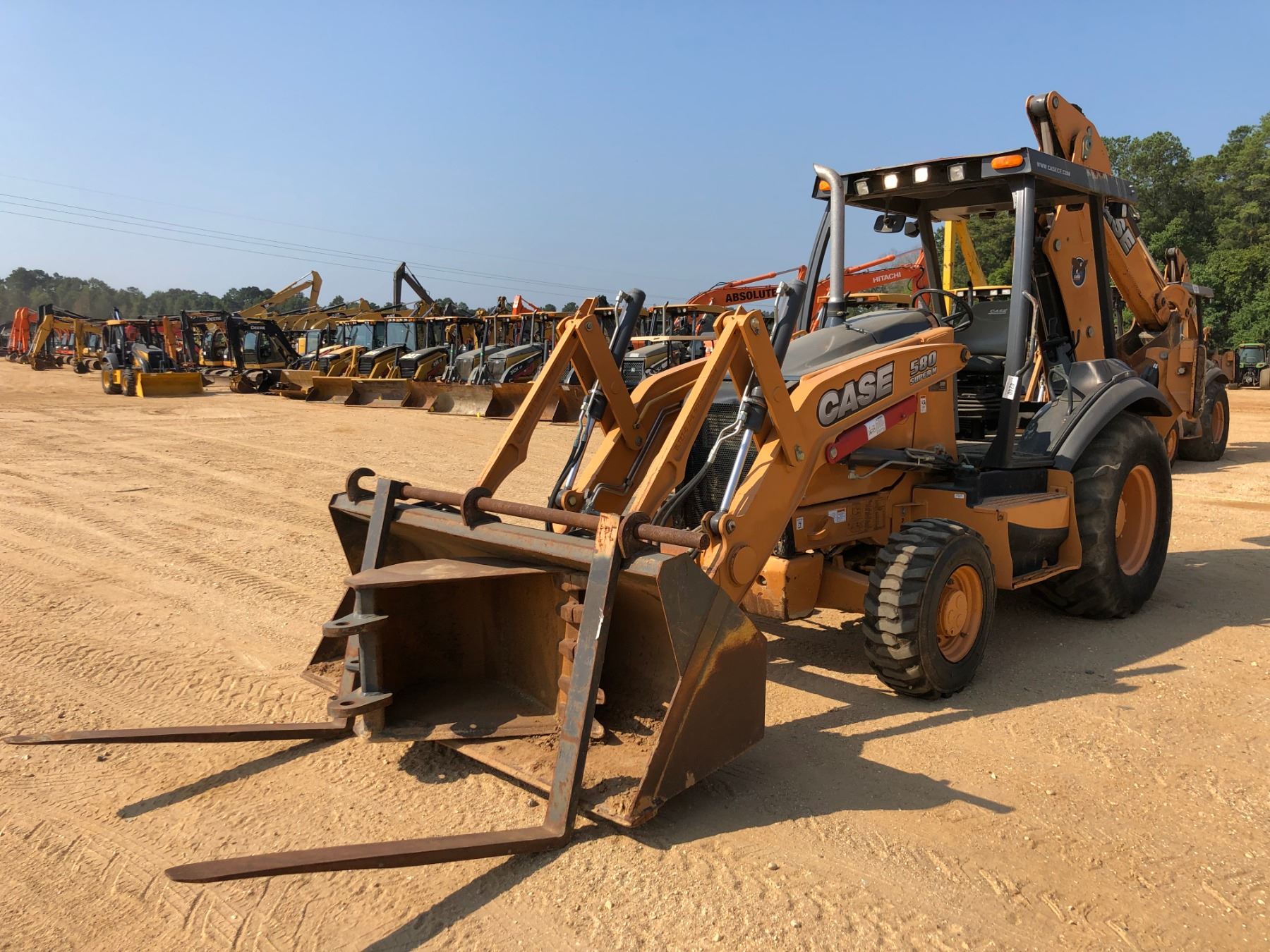 2013 CASE 580SN LOADER BACKHOE, VIN/SNNJDC585189 4X4, BUCKET, FORKS