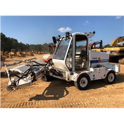 2011 ROADTEC FB85-148 BROOM, VIN/SN:C95886 - 8' BROOM, CAB, A/C, METER READING 3,744 HOURS