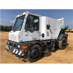 2007 JOHNSTON SWEEPER, VIN/SN:1J9VM4LD67C172238 - REAR MTD DIESEL ENGINE, CENTER/SIDE BROOMS, ODOMET