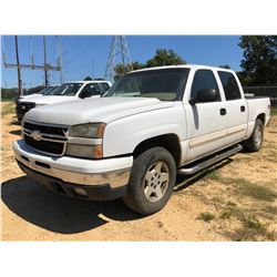 2006 CHEVROLET Z71 PICKUP, VIN/SN:2GCEK13Z261255455 - 4X4, CREW CAB, V8 GAS ENGINE, A/T, TOOLBOX, OD