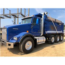 2011 KENWORTH T800 DUMP TRUCK, VIN/SN:1NKDX42X6BJ277910 - GLIDER KIT, TRI AXLE, CAT ENGINE, 8LL TRAN