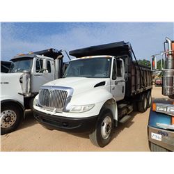 2007 INTERNATIONAL 4400 DUMP TRUCK, VIN/SN:1HTMSAAR27H499753 - T/A, IHC DT 466 DIESEL ENGINE, 10 SPE