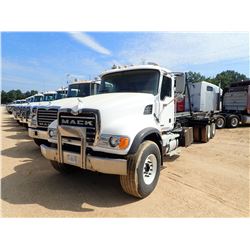 2007 MACK CV713 ROLL OFF TRUCK, VIN/SN:1M2AG11C97M061425 - T/A, MACK ENGINE, MACK T310M TRANS, 44K R