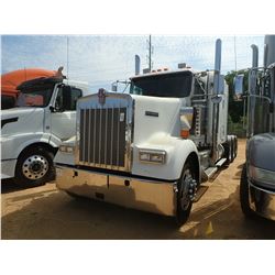 2005 KENWORTH W900 TRUCK TRACTOR, VIN/SN:5J098437 - TRI AXLE, 565 HP CUMMINS ISX ENGINE, 18 SPEED TR