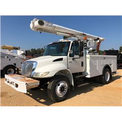 2003 INTERNATIONAL 4300 BUCKET TRUCK, VIN/SN:1HTMMAAN53H599542 - IHC DT 466 ENGINE, ALLISON A/T, ALT