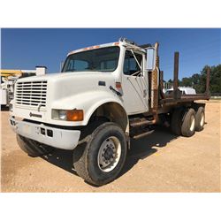 2002 INTERNATIONAL 4900 FLATBED TRUCK, VIN/SN:1HTSJAAR32H522251 - T/A, INTL DIESEL ENGINE, A/T, 40K 