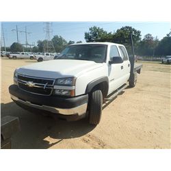 2007 CHEVROLET 2500HD FLATBED TRUCK, VIN/SN:1GCHC23U77F111656 - CREW CAB, V8 GAS, A/T, 8' FLATBED