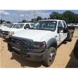 2005 FORD F450 FLATBED TRUCK, VIN/SN:1FDXW46P65EB65596 - CREW CAB, POWERSTROKE DIESEL ENGINE, A/T, 9
