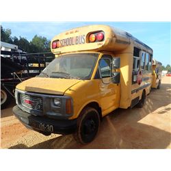2001 GMC BUS, VIN/SN:1GDHG31F2Y1226271 - DIESEL ENGINE, A/T (COUNTY OWNED) (DOES NOT OPERATE)