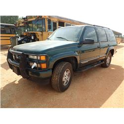 2000 CHEVROLET TAHOE SUV- VIN/SN:1GNEK13R1YR124390 - 4X4, V8 GAS ENGINE, A/T, ODOMETER READING 205,4