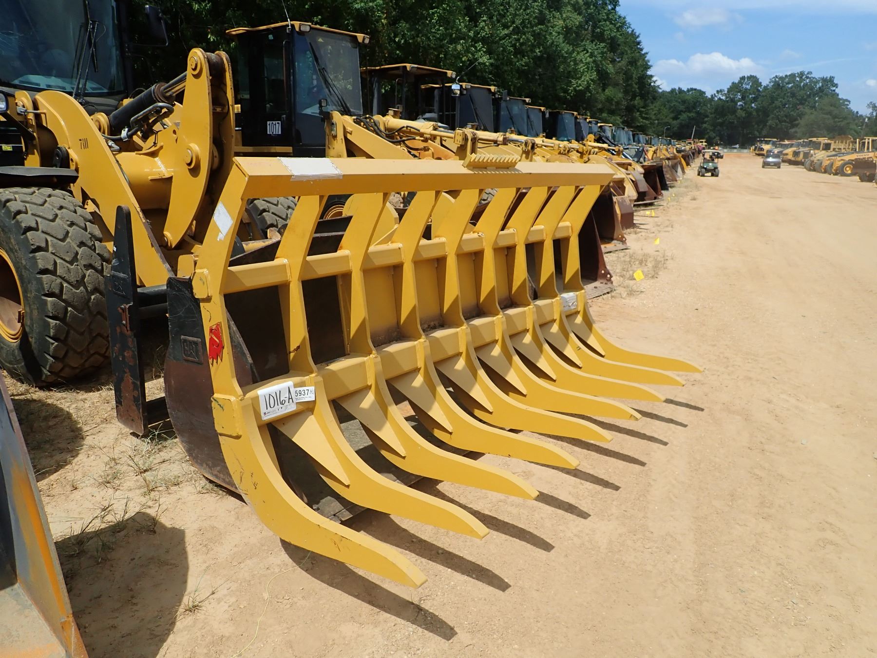 SOLESBEE'S 9630 RR STACKING RAKE, S/N 108576 (UNUSED TO FIT ANY FUSION ...