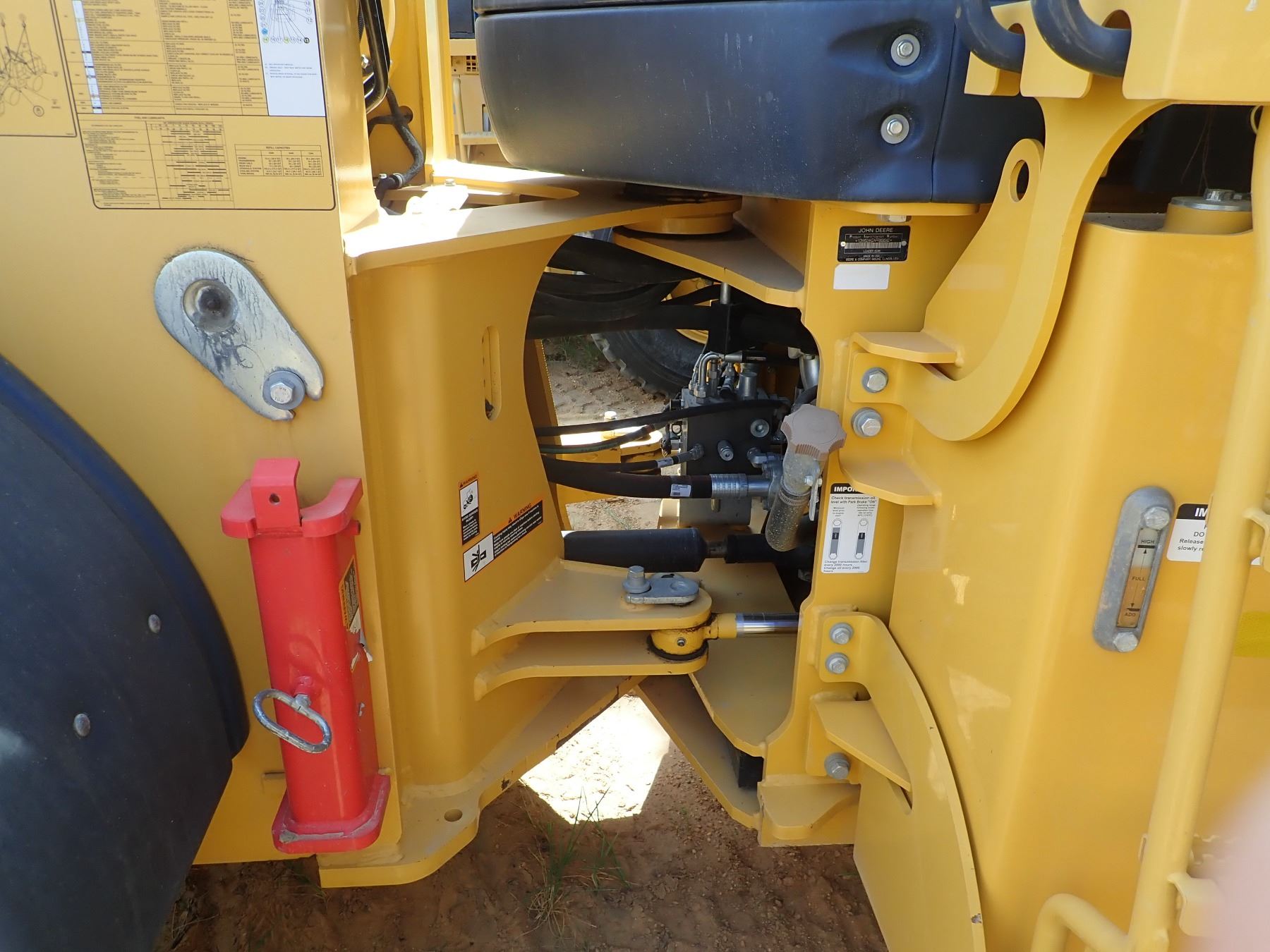 2015 JOHN DEERE 624K WHEEL LOADER, VIN/SN669542 BUCKET, COUPLER