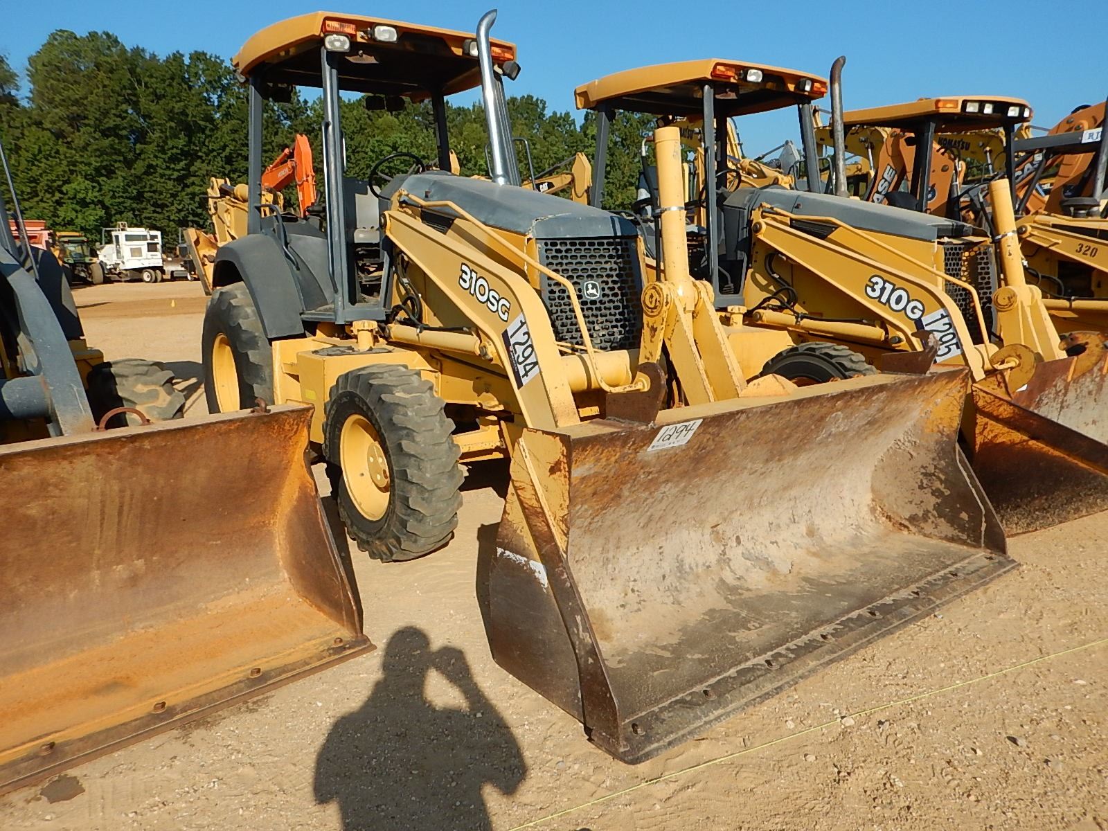 2005 JOHN DEERE 310SG LOADER BACKHOE, VIN/SN948945 4X4, BUCKET