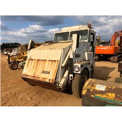 ELGIN PELICAN SWEEPER, VIN/SN:D6785-D - CAB, A/C, ODOMETER READING 9,060 HOURS