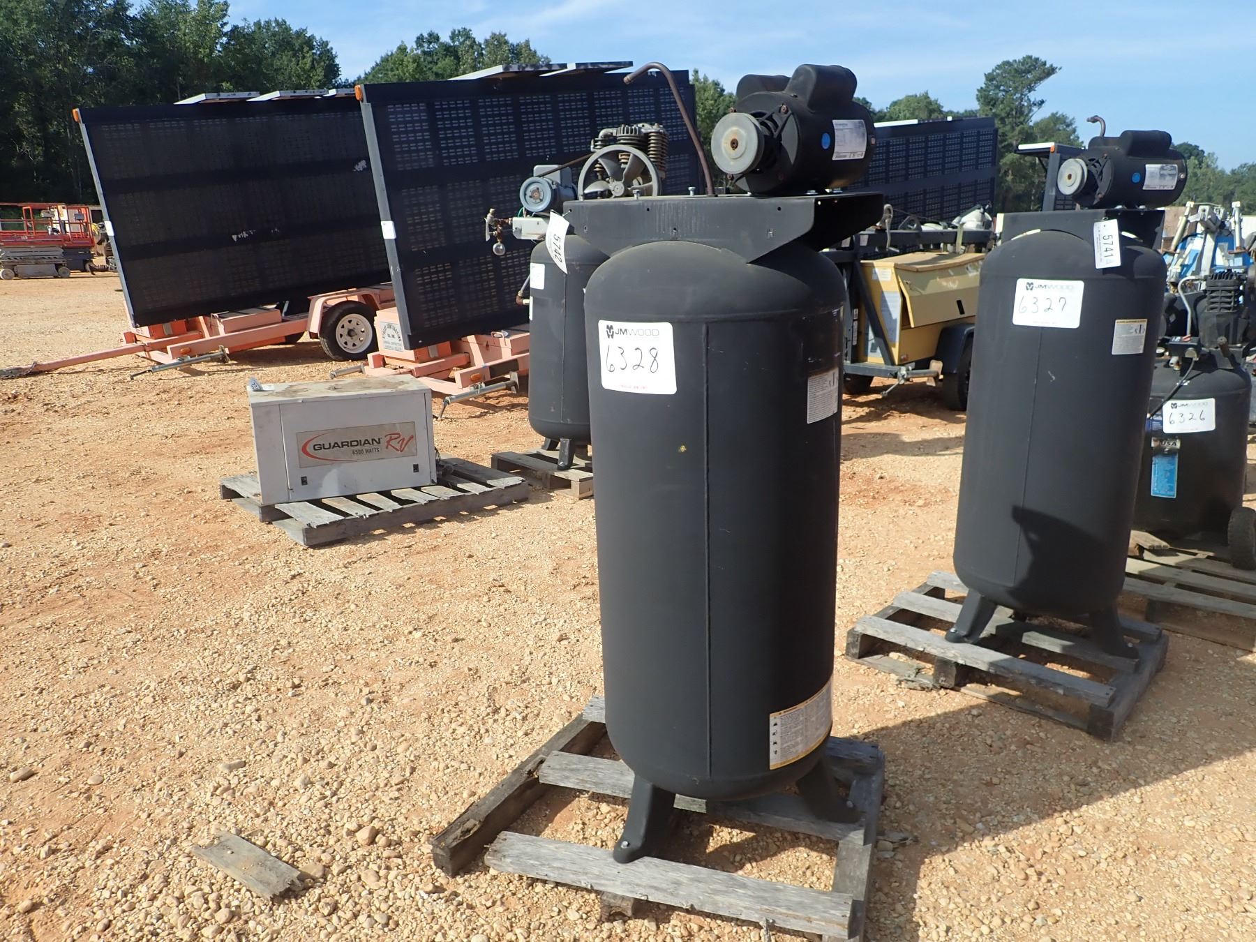 60 GALLON AIR TANK (B3) J.M. Wood Auction Company, Inc.