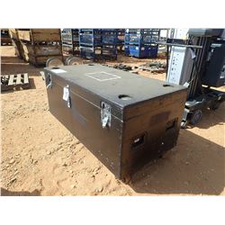 WOOD CRATE, ROLL AROUND (B-9)