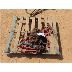 (7) BINDER W/CHAIN (B9)