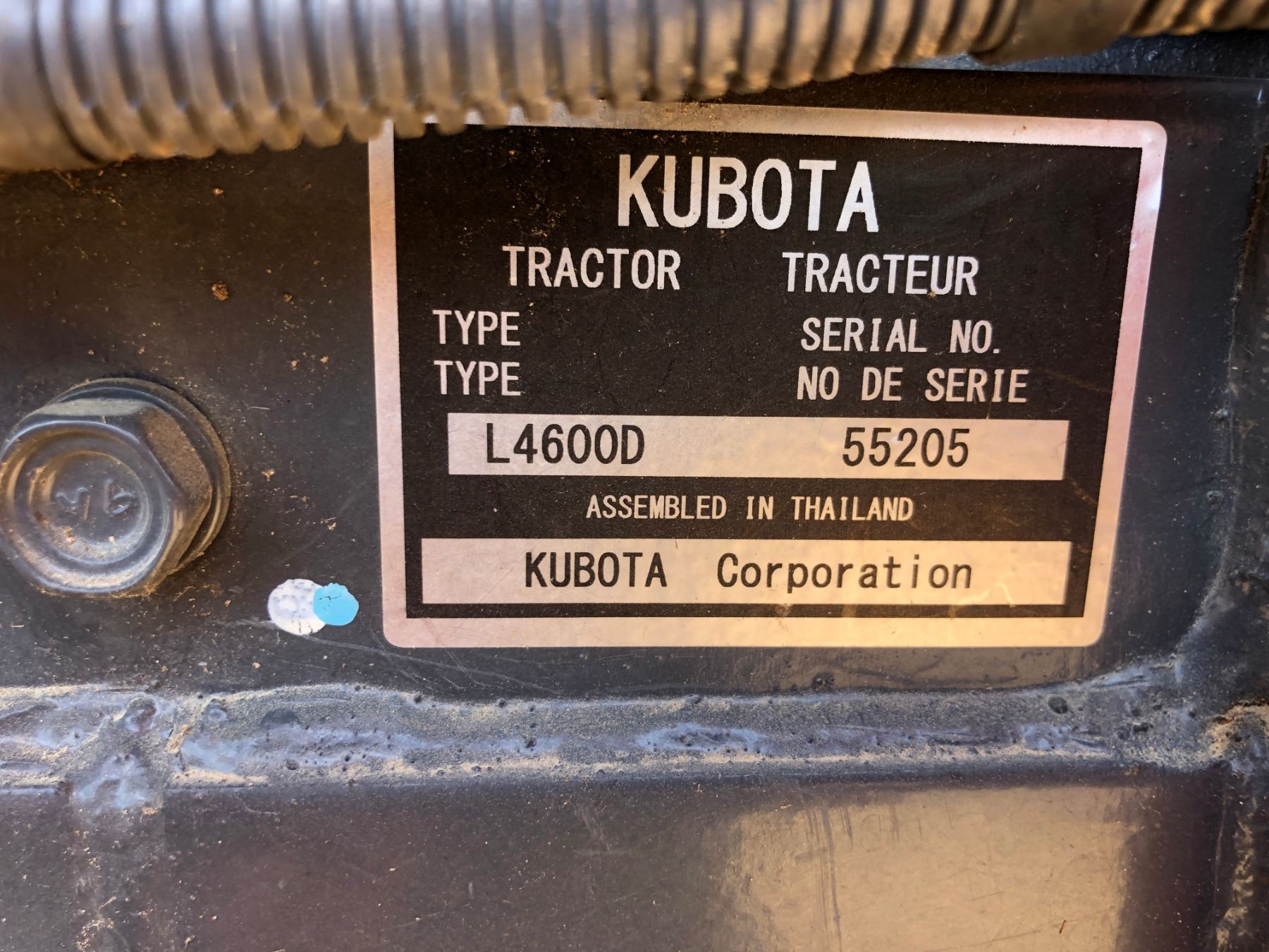 KUBOTA L4600 FARM TRACTOR, VIN/SN55205 MFWD, LA674 FRONT LOADER