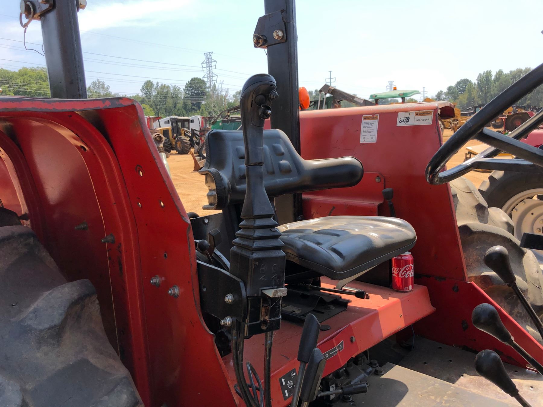 MASSEY FERGUSON 492 FARM TRACTOR, VIN/SN8029BM32082 MFWD, 2 REMOTES