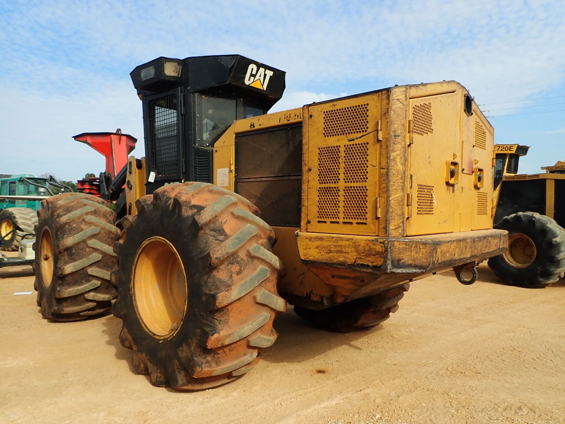 2014 CAT 573C FELLER BUNCHER, VIN/SN:W7300122 - SC57 SAW HEAD, CAB, A/C ...