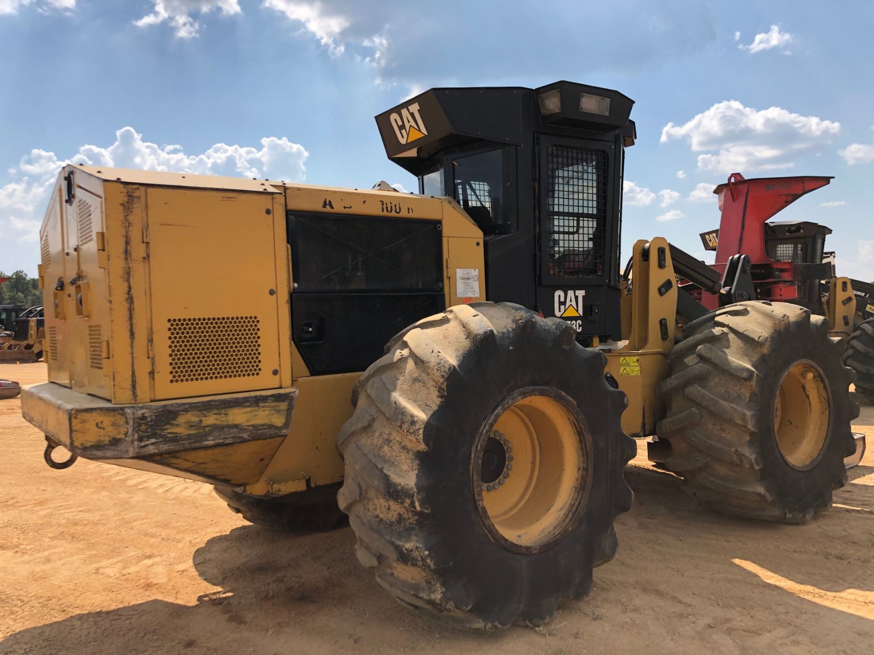 2015 CAT 573C FELLER BUNCHER, VIN/SN:W7300142 - CAT SC-57 SAW HEAD, CAB ...