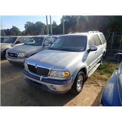 1999 LINCOLN NAVIGATOR VIN/SN:5LMRU27A6XLJ39587 - V8 GAS, A/T, ODOMETER READING 180,679 MILES