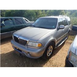 2000 LINCOLN NAVIGATOR VIN/SN:5LMEU27AXYLJ34702 - V8 GAS ENGINE, A/T
