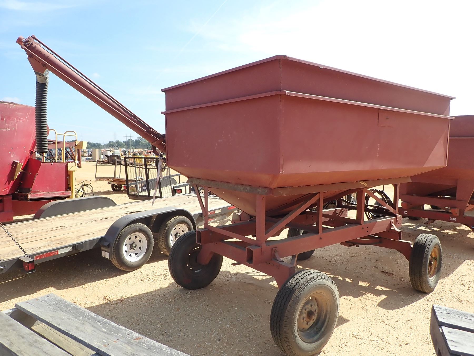GRAIN HOPPER W/HYD AUGER (C1)