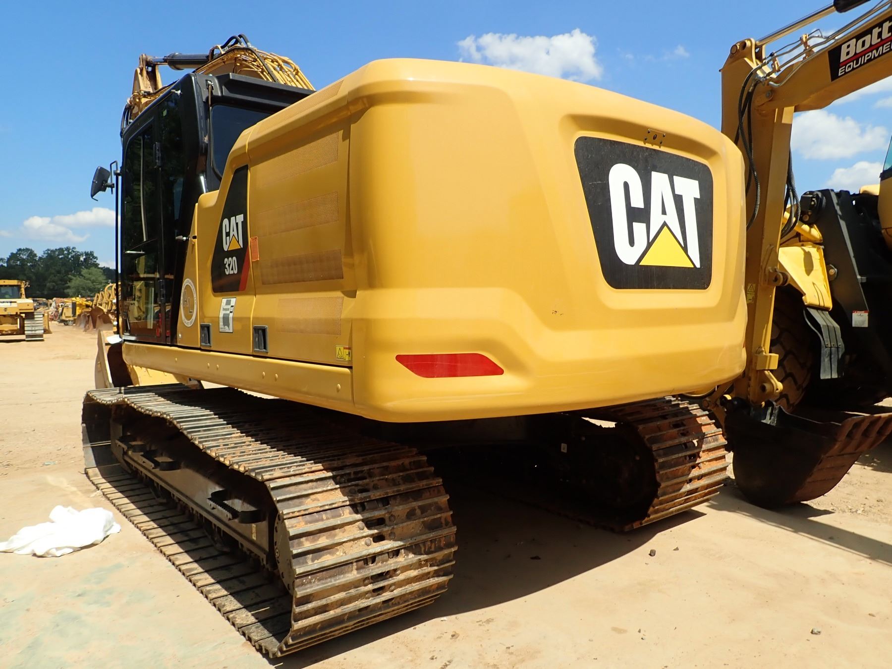 2018 CAT 320 NEXT GEN HYDRAULIC EXCAVATOR, VIN/SNHEX01507 11" STICK