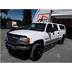 F4 --  2004 GMC SIERRA CREWCAB , White , 473695  KM's