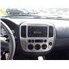 Image 9 : K3 --  2005 FORD ESCAPE , Grey , 241346  KM's