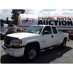 G5 --  2006 GMC SIERRA EXT CAB , White , 262568  KM's