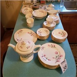 ANTIQUE DOGWOOD PATTERN DINNER SET / EXCEPTIONAL