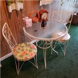 3 PC LIKE NEW / VINTAGE ICE CREAM PATIO SET / GLASS TOP/ IRON