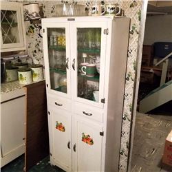 ANTIQUE WHITE KITCHEN CUPBOARD / VERY GOOD CONDITION