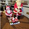 Image 3 : ANTIQUE VINTAGE 4 PIECE LOT X-MAS SANTAS AND CANDLE