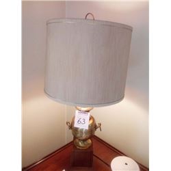 BUNDLE LOT: WOOD AND BRASS LAMP / WOOD AND BRASS LAMP