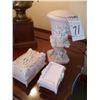Image 1 : 5 PIECE SET PINK AND WHITE VANITY SET