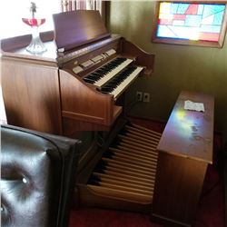 ELECTRIC CHURCH TYPE ORGAN
