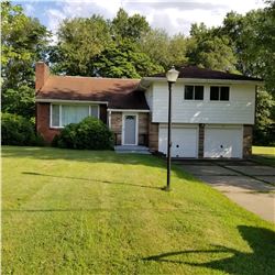 The real estate located at: 22 Bellaire Dr., New Castle, PA