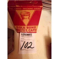 BUNDLE LOT: BOX OF VINTAGE GOLD BOND BEER BOTTLE CAPS / VINTAGE TEXACO HOME LUBRICANT TIN CAN